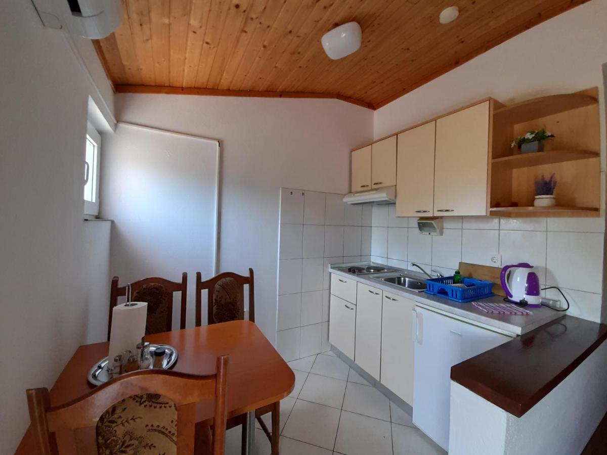 Apartmani Tomic Seline Bagian luar foto